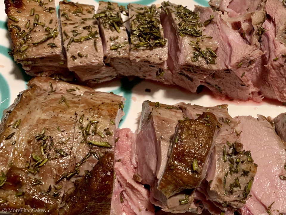 Frischlingsrücken mit cremiger Polenta - MoreThanCakes